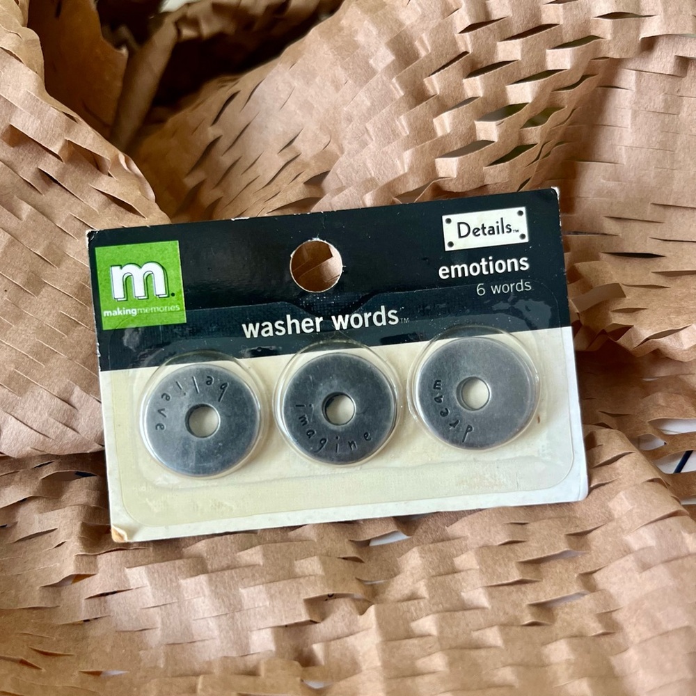 Making Memories Silver Washer Emotion Words Set - Picture 1 of 3